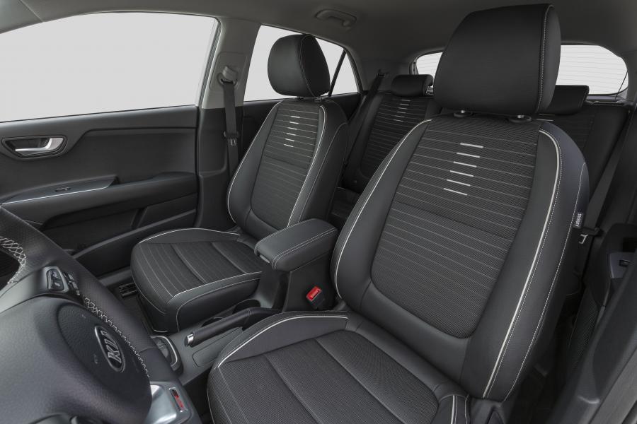 Интерьер Kia Rio GT-Line (YB) 2018 года  (WW) (фото 22 из 44)